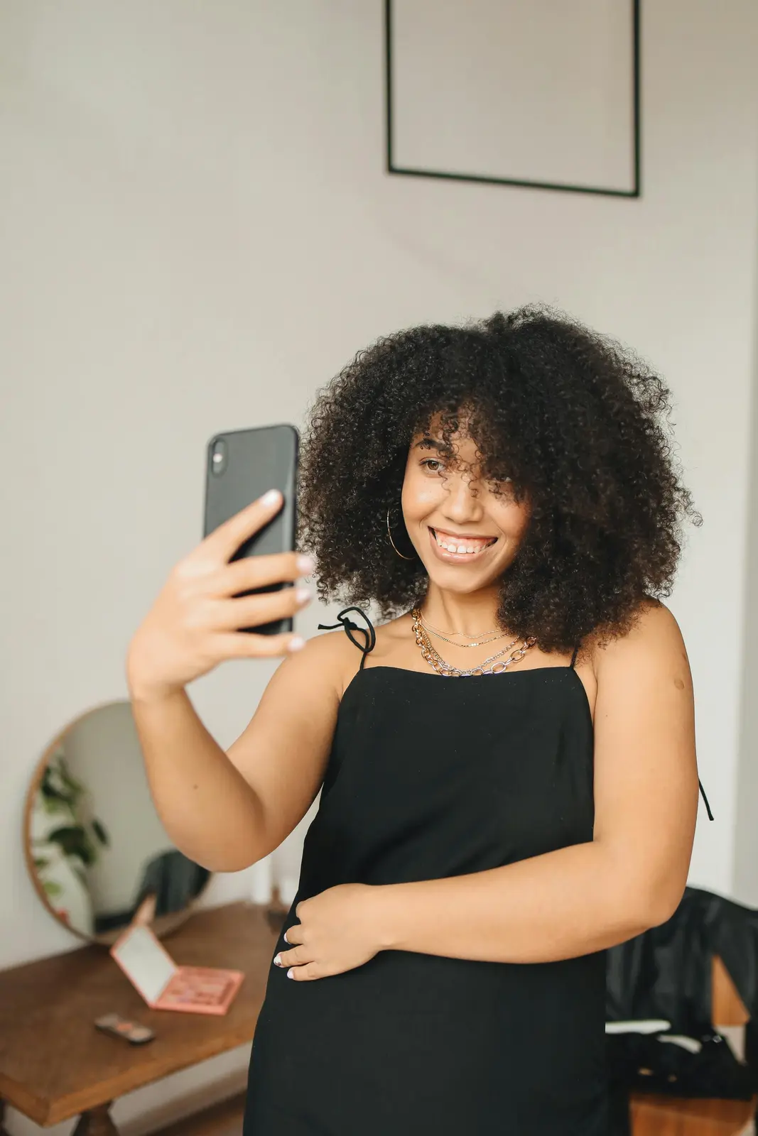 Selfie try-on clip starting viral loop