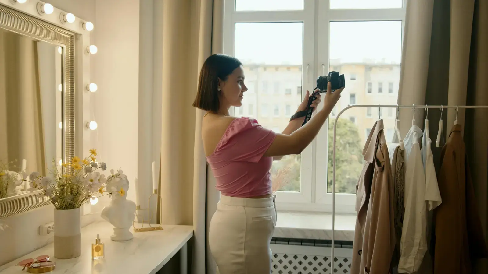 Why Real Customers Use Imperfect Selfies — And Why VTO Must Adapt