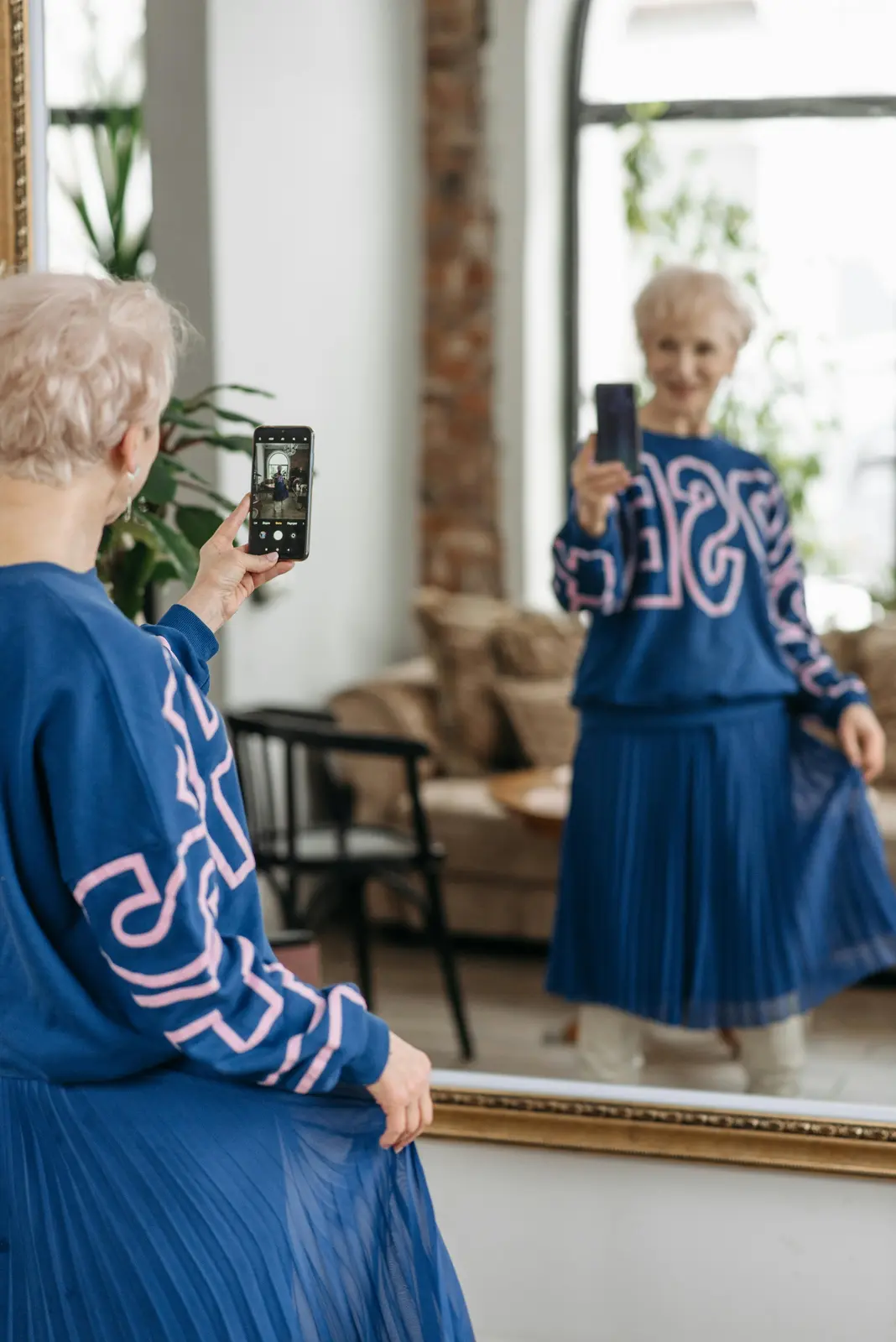 Selfie-based virtual try-on preview