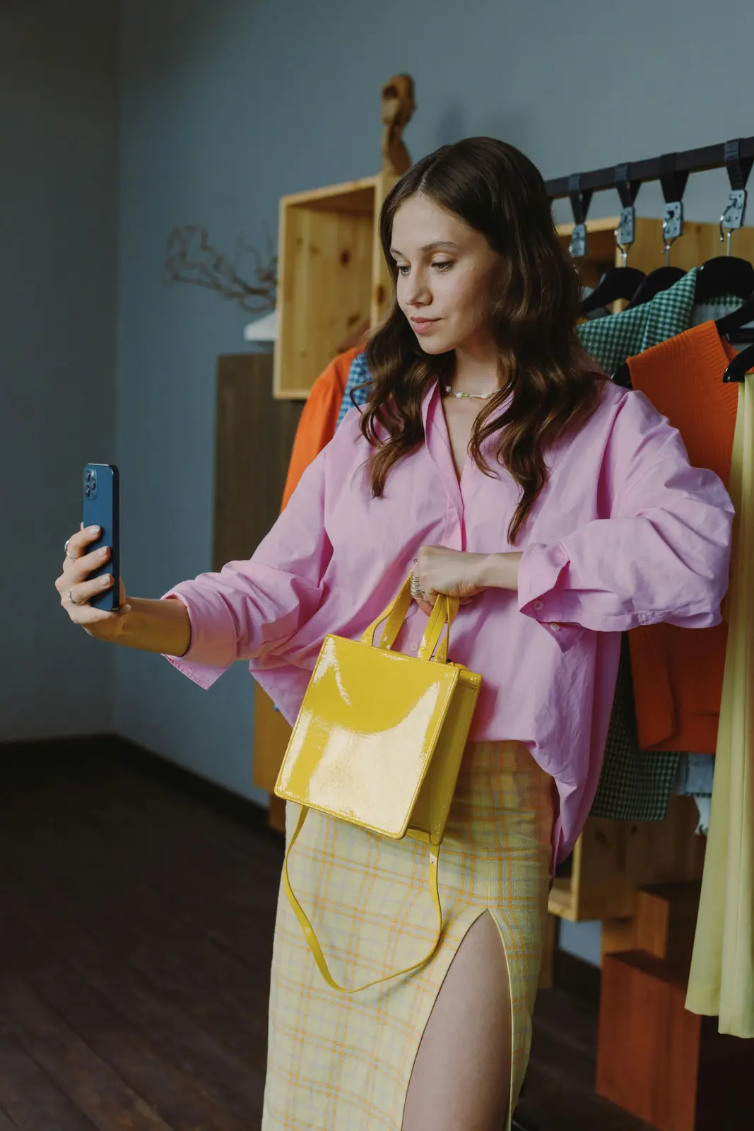 Selfie try-on in story frame